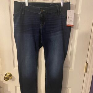 Isabel, Ingrid skinny MATERNITY jeans! Sz 8/29. New with tag! Elastic sides !